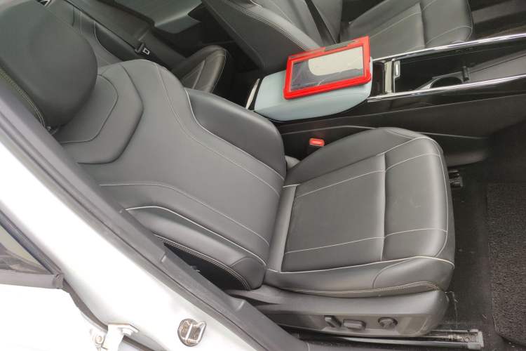 Used Volkswagen ID.4 X 2023 Pure Smart Edition Right Front Seat