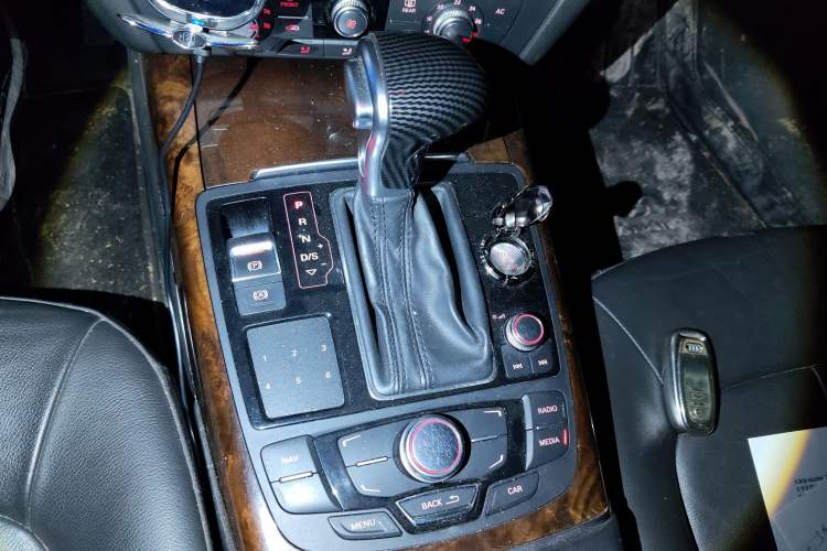 Used Audi A7 2013 50 TFSI quattro Comfort trim Gear Lever