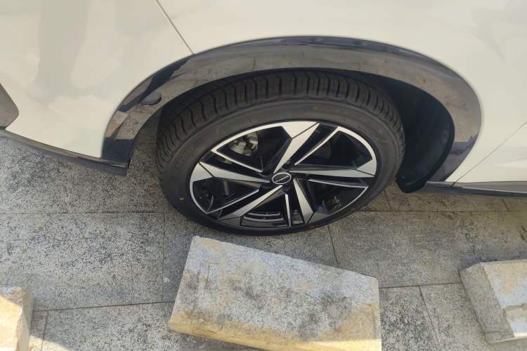 Used Roewe RX5 eMAX 2022 1.5T PHEV Fearless Deluxe Edition
