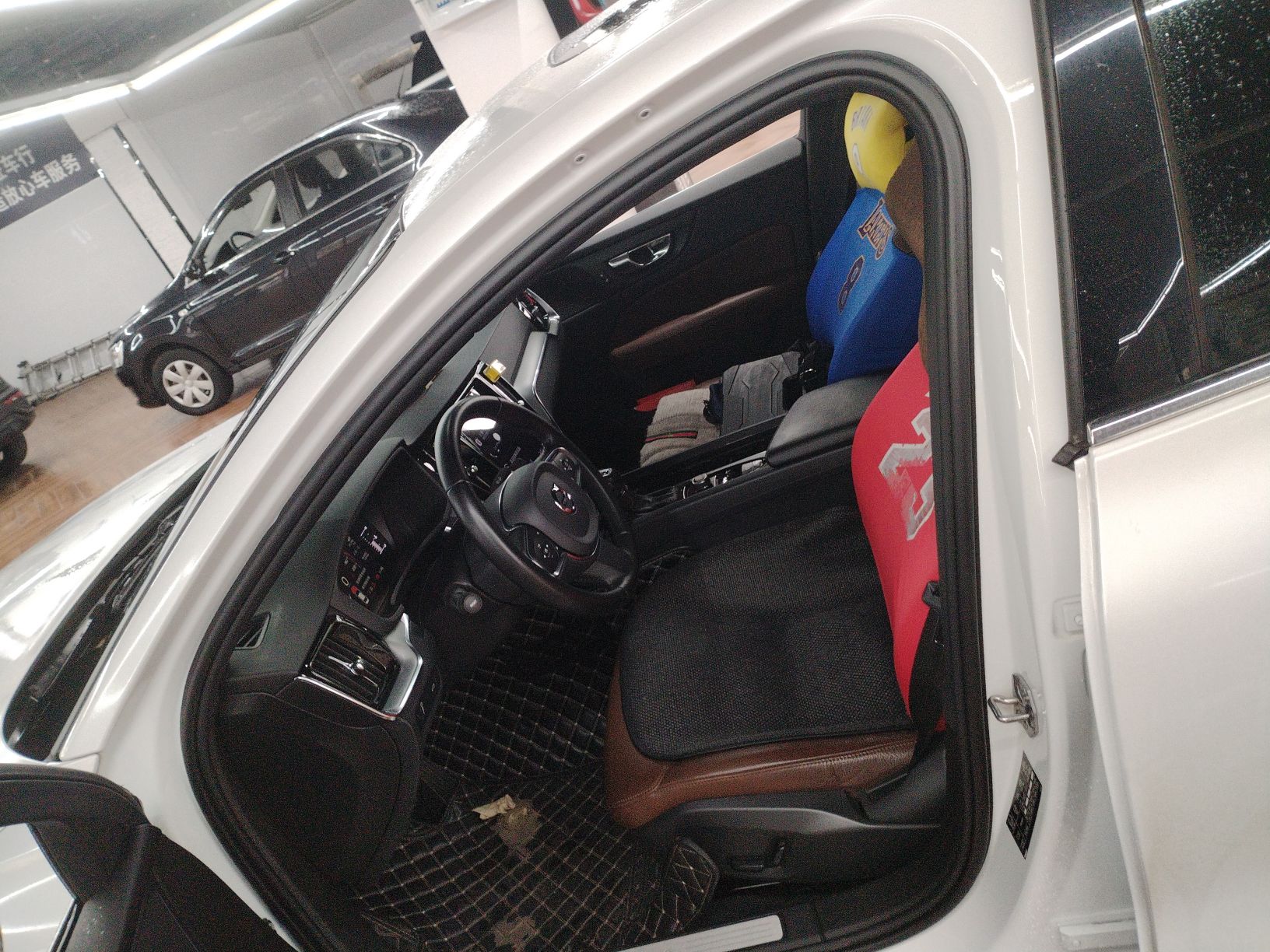 Переднее сиденье в автомобиле