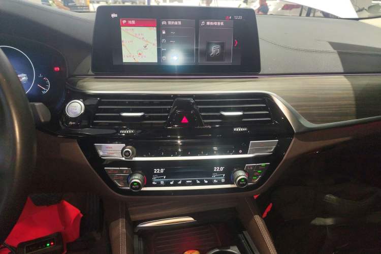 Used BMW 5 Series 2019 530Li Luxury Edition Premium Package Audio And AC Panel