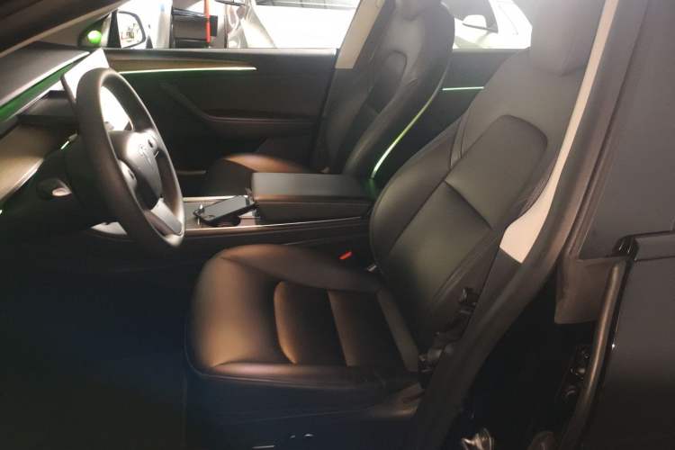 Used Tesla Model Y 2021 Standard Range Rear-Wheel Drive Version Left Front Seat