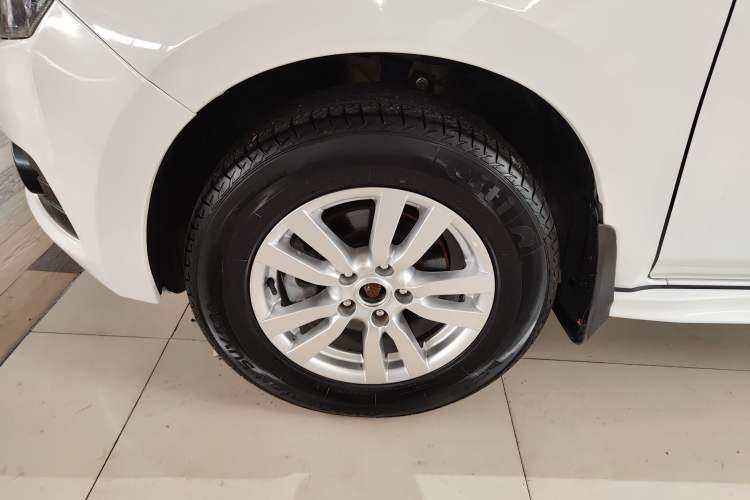 Used Venucia T70 2016 2.0L CVT Smart Choice Edition
