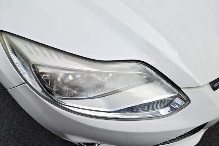Used Ford Focus 2012 Sedan 1.6L Automatic Fashion Edition Right Front Headlight