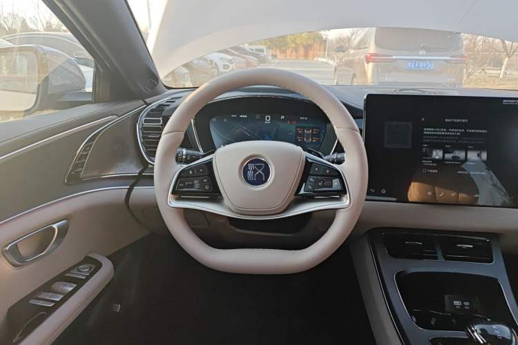 Used BYD Han 2025 DM-i Intelligent Driving Edition 125KM LiDAR Flagship Model