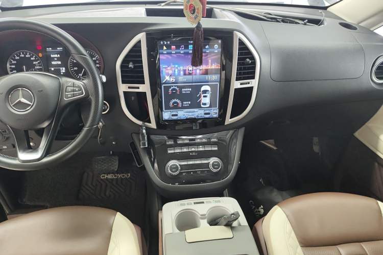 Used Mercedes-Benz Vito 2016 2.0T Business Edition Audio And AC Panel