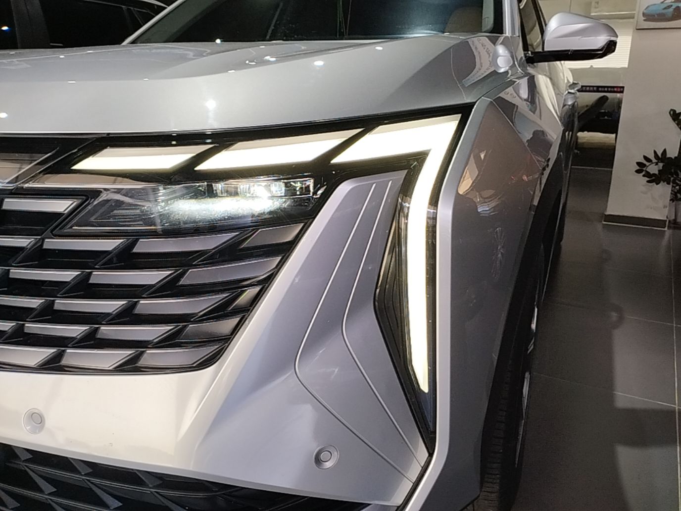 Geely Auto FX11 2023 1.5TD DCT Prestige Edition — снимка 8
