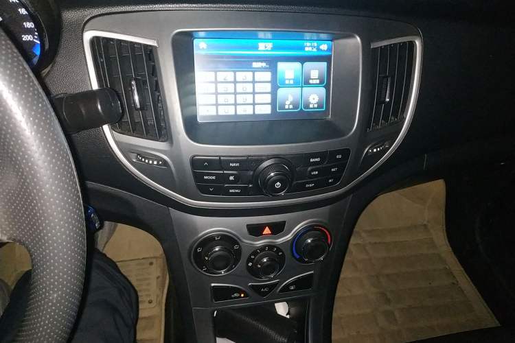 Used Cowin C3 2015 1.5L AMT Gold Diamond Edition