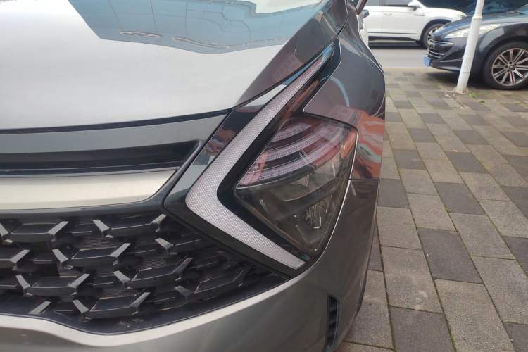 Used Kia Sportage (Chinese Domestic Model) 2025 2.0T Two-Wheel Drive Prestige Smart Edition