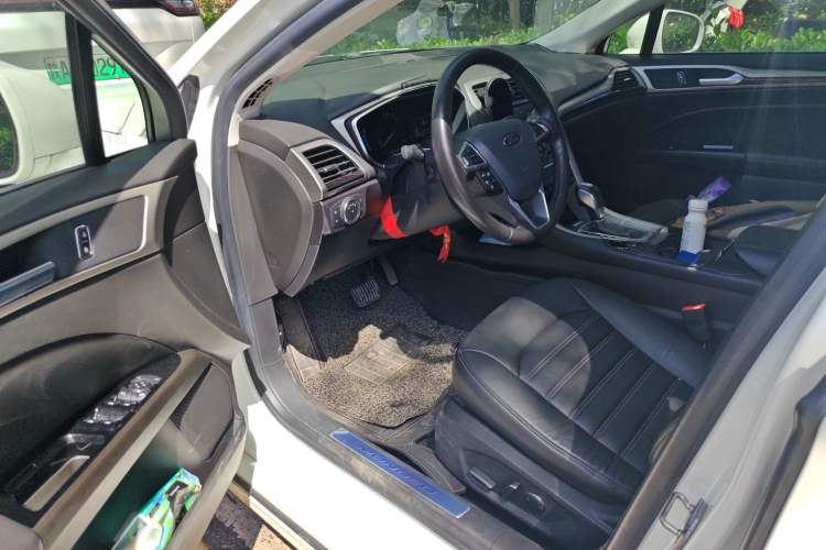 Used Ford Mondeo 2013 2.0L GTDi 200 Luxury Model Driver Seat