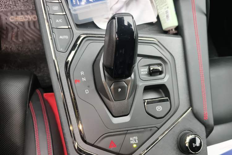 Used Lynk & Co 05 2020 2.0TD Four-Wheel Drive HypeHalo Gear Lever