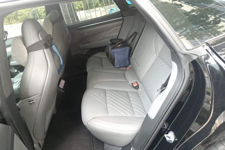 Used Zeekr 001 2024 WE Edition 95 kWh All-Wheel Drive Left Rear Seat