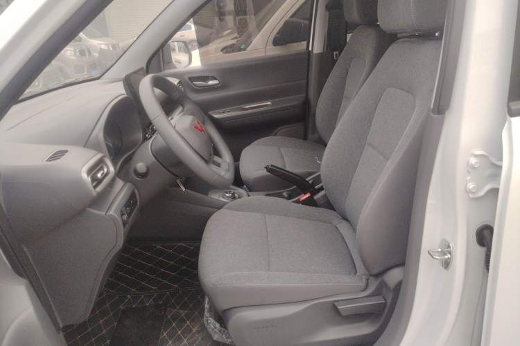 Used Wuling Hongguang New Energy 2025 Extended-Range Hybrid 50KM Comfort Version
