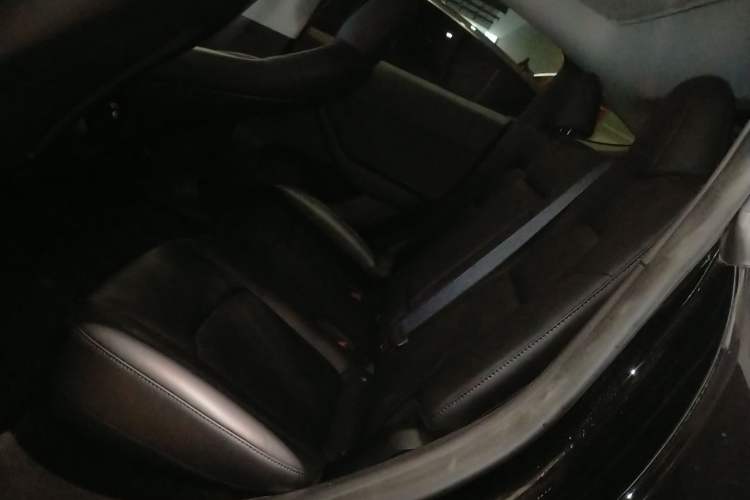 Used Tesla Model Y 2023 Long-Range All-Wheel-Drive Version