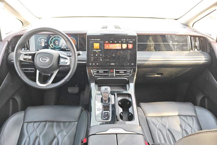 Used GAC Trumpchi M8 2024 Master Series 400T Prestige Edition Center Console