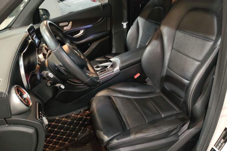 Used Mercedes-Benz GLC 2016 GLC 300 4MATIC Dynamic Model
