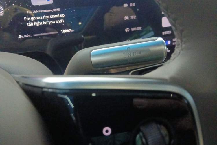 Used Hima AITO M9 2025 Extended-Range Ultra Version 52 kWh 6-Seater Gear Lever