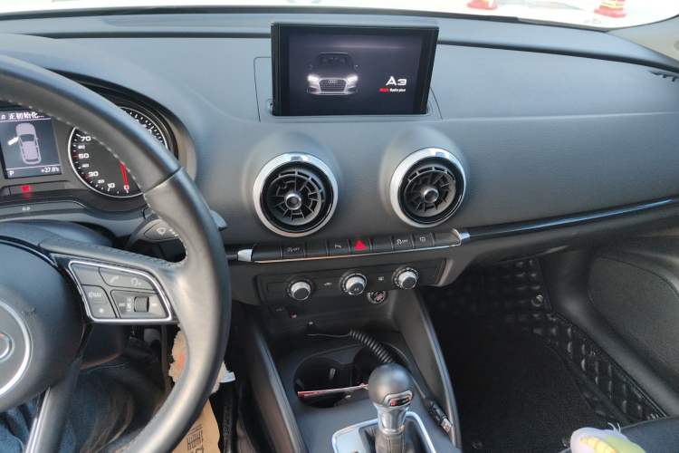 Used Audi A3 2018 30th Anniversary Edition Sportback 35 TFSI Fashion Model Audio And AC Panel