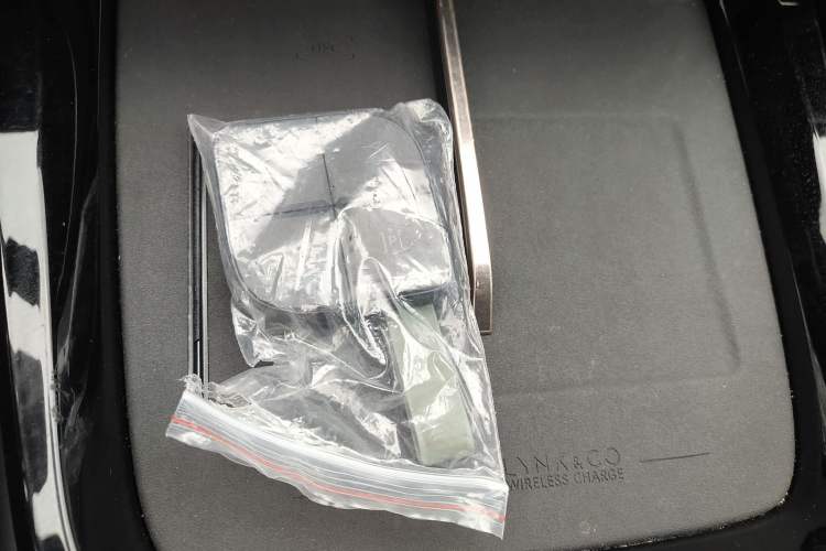 Used Lynk & Co 08 EM-P 2023 220 km Limited-Time Edition Interior 1