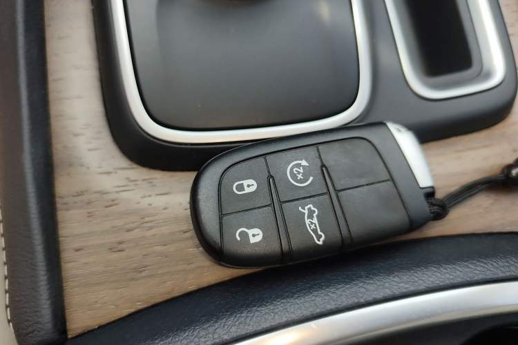Used Chrysler 300C 2016 3.0L Supreme Edition
