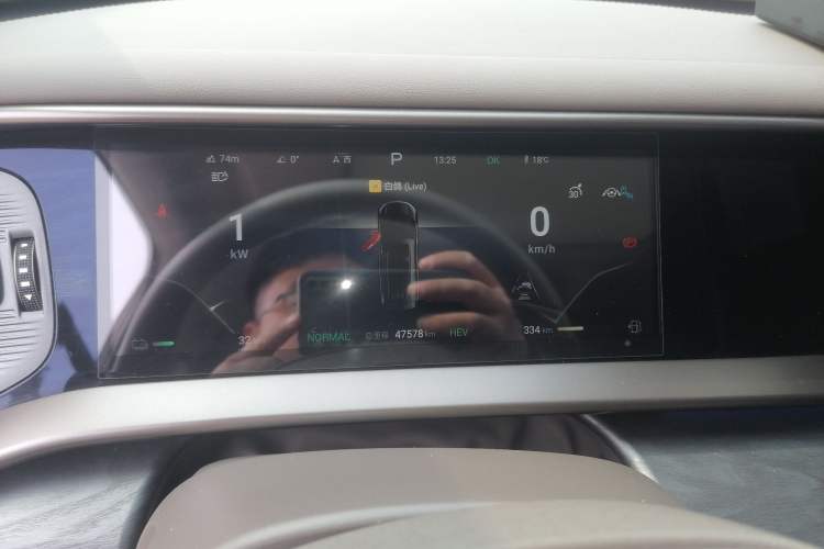 Used Denza D9 2022 DM-i 1040 Prestige Model
