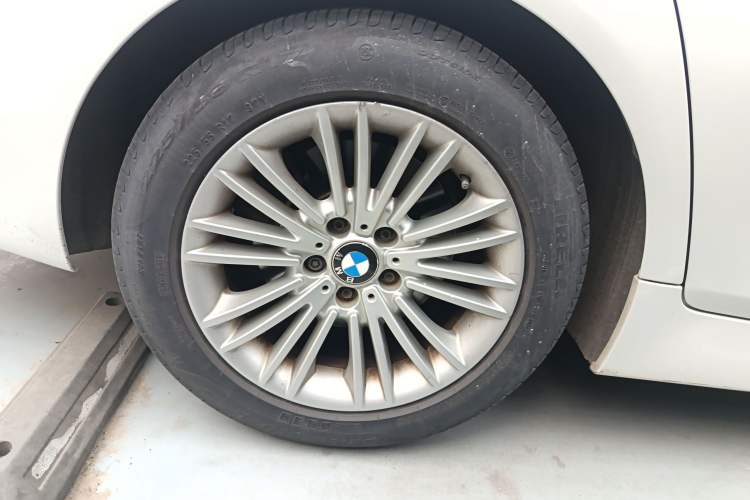 Used BMW 5 Series 2014 525Li Leading Model