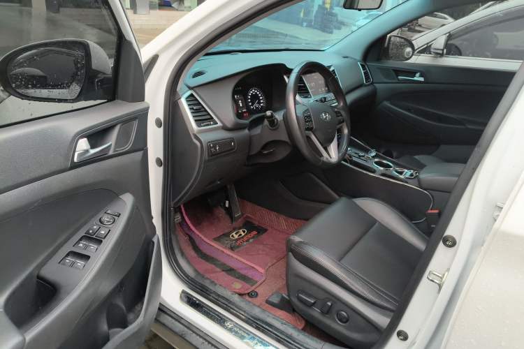 Used Hyundai Tucson 2018 1.6T Dual-Clutch Two-Wheel Drive 15th Anniversary Special Edition