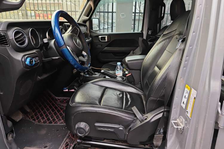 Used Jeep Wrangler 2019 2.0T Sahara Four-Door Version China VI Emission Standard
