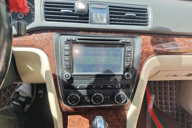 Used Volkswagen Passat 2013 1.8TSI DSG Prestige Edition Audio And AC Panel