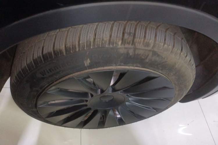 Used Tesla Model Y 2022 Long-Range All-Wheel-Drive Version