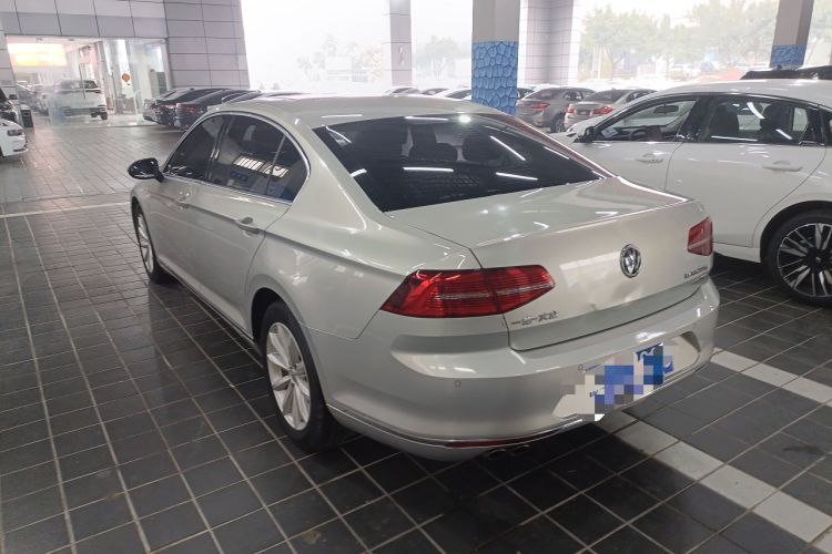 Used Volkswagen Magotan 2017 330TSI DSG Leading Model
