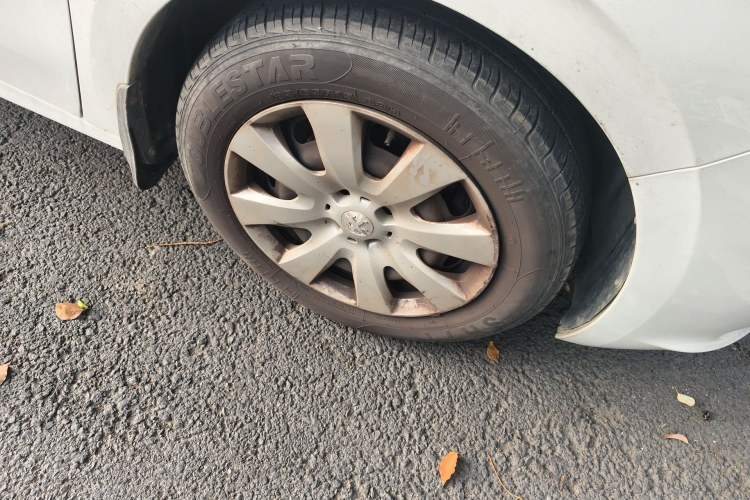 Used Peugeot 301 2014 1.6L Manual Comfort Edition