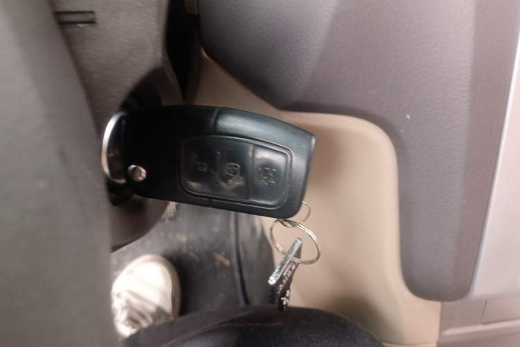 Used Ford Focus 2013 Sedan Classic 1.8L Manual Base Model