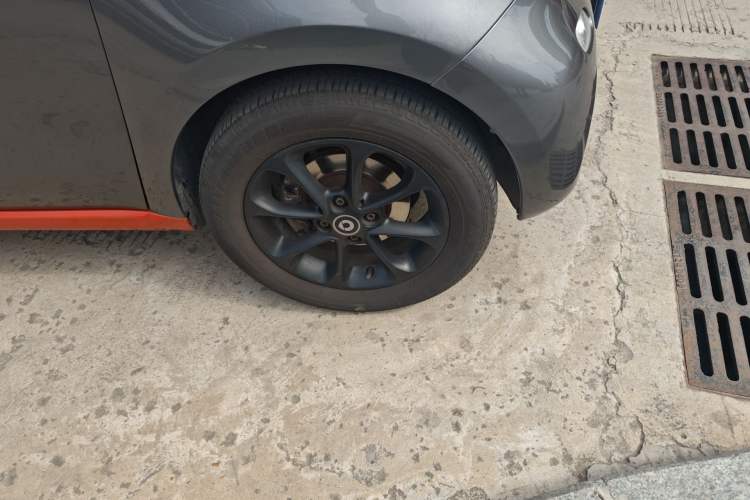 Used smart forfour 2016 1.0L 52 kW Dynamic Edition
