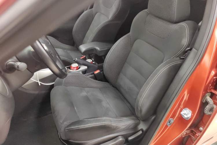 Used Infiniti ESQ 2014 1.6L Spontaneous Edition