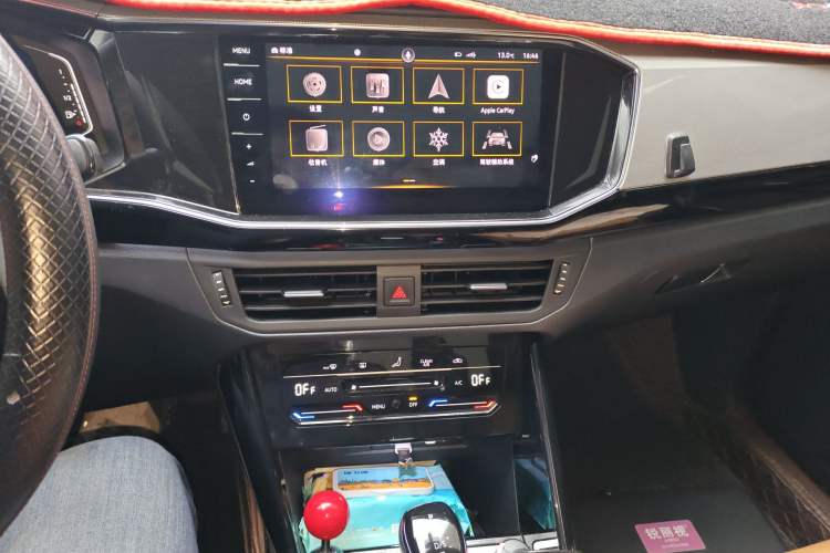 Used Volkswagen Tayron 2022 330TSI Two-Wheel Drive Luxury Smart Connectivity Version Audio And AC Panel