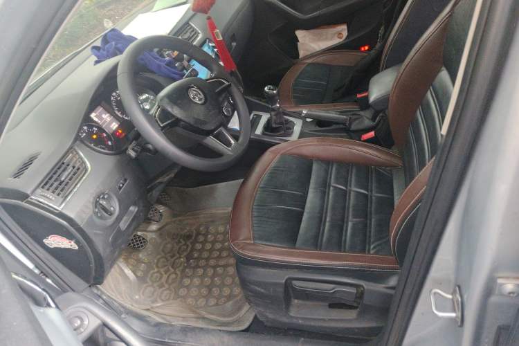 Used Skoda Octavia 2016 1.6L Manual Front-Wheel-Drive Version
