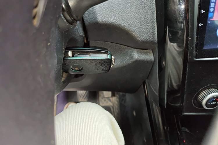 Used HYOSOW S3 2015 1.5L Luxury Model China V Standard