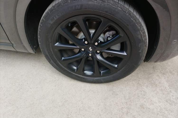 Used Li Auto ONE 2021 Extended-Range 6-Seater Version Right Front Wheel Hub