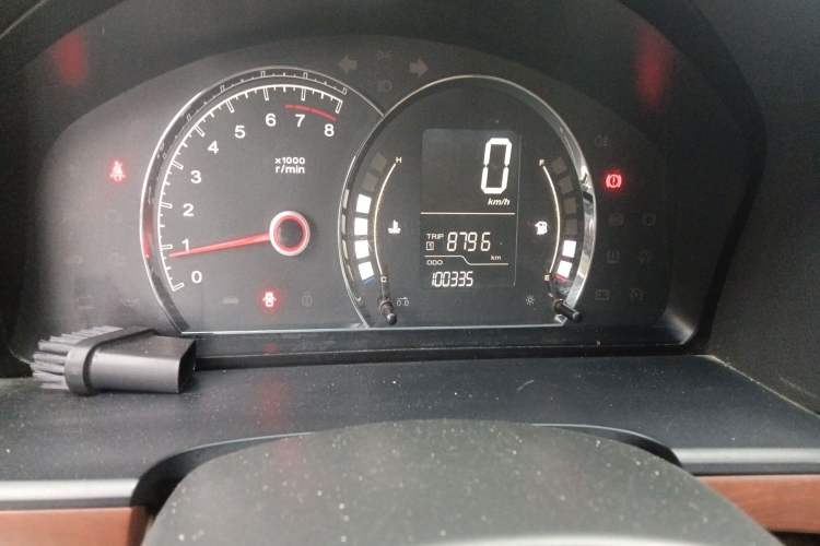 Used Roewe 350 2013 350C 1.5L Manual Swift Edition Odometer Close Up