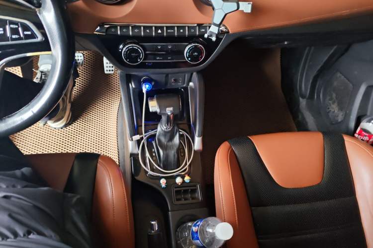 Used BAIC Senova X35 2016 1.5L Automatic Luxury Edition Gear Lever