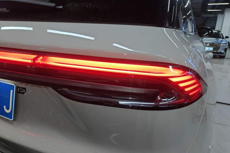 Used Lincoln Corsair 2024 1.5T Two-Wheel-Drive Mulan Special Hybrid Version Exterior 3