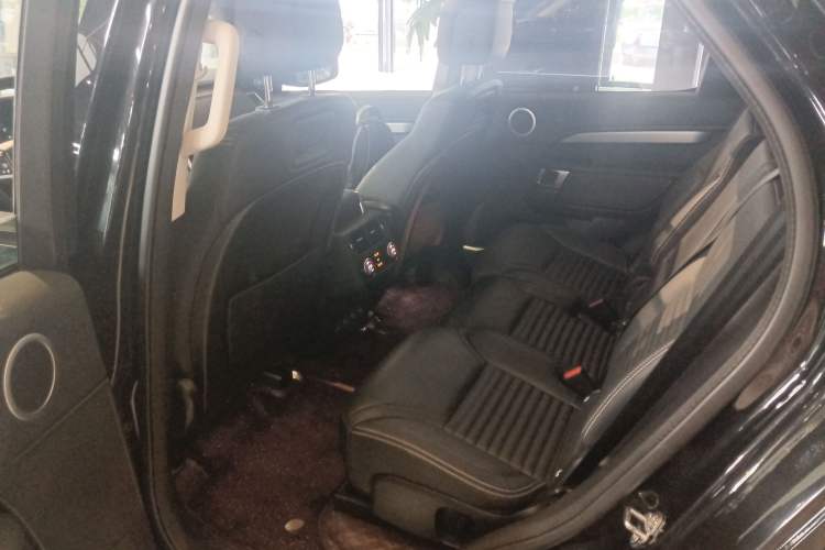 Used Land Rover Discovery 2021 360 PS R-Dynamic SE Left Rear Seat