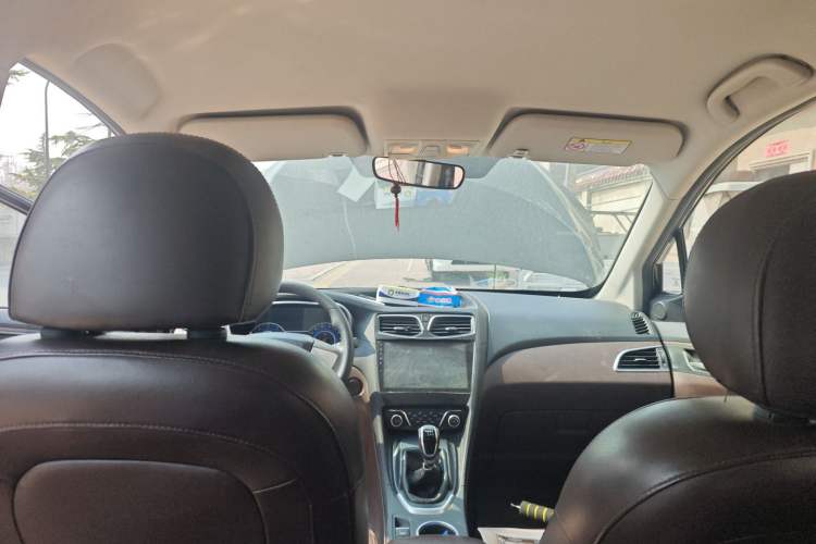 Used Haima V70 2016 2.0L Manual - Enjoyment Version 6 Seats