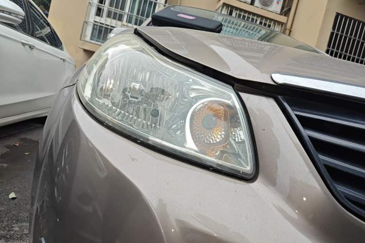 Used Suzuki SX4 S-Cross 2012 1.6L Automatic Comfort Edition Right Front Headlight