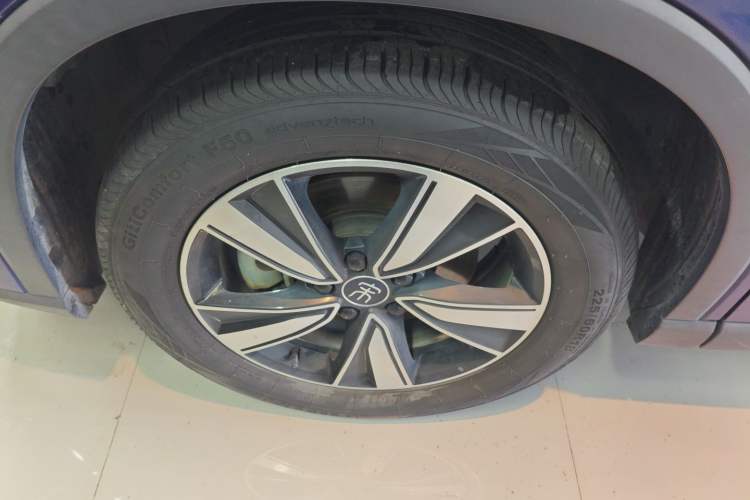Used BYD Song Pro New Energy 2022 DM-i 51km Prestige Model Left Front Wheel Hub