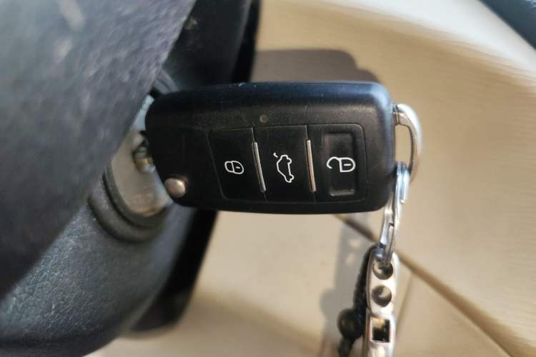 Used Soueast V6 Lingshi 2013 1.5L Manual Comfort Edition Vehicle Key