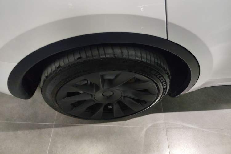 Used Tesla Model Y 2024 Long-Range All-Wheel-Drive Version