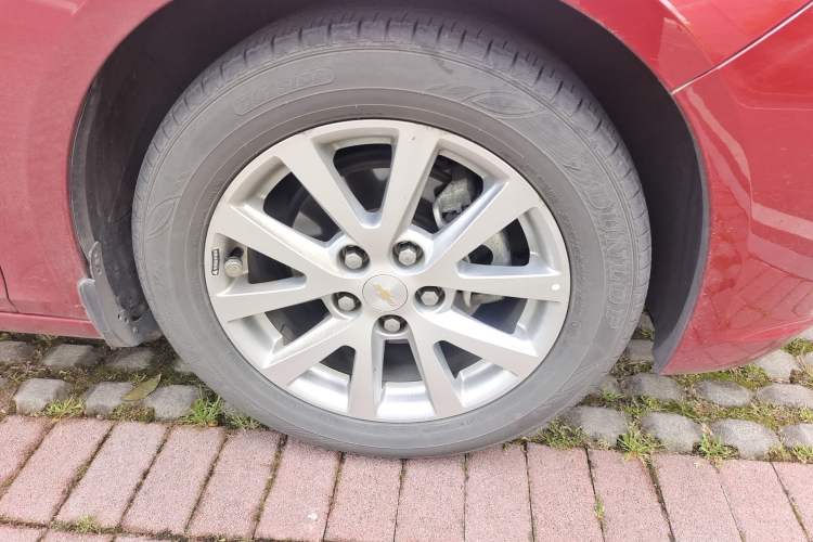 Used Chevrolet Malibu 2014 2.0L Automatic Luxury Edition Right Front Wheel Hub