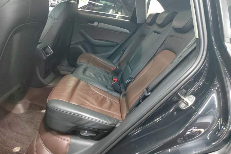 Used Audi Q5 2017 Plus 40 TFSI Ambition Model
